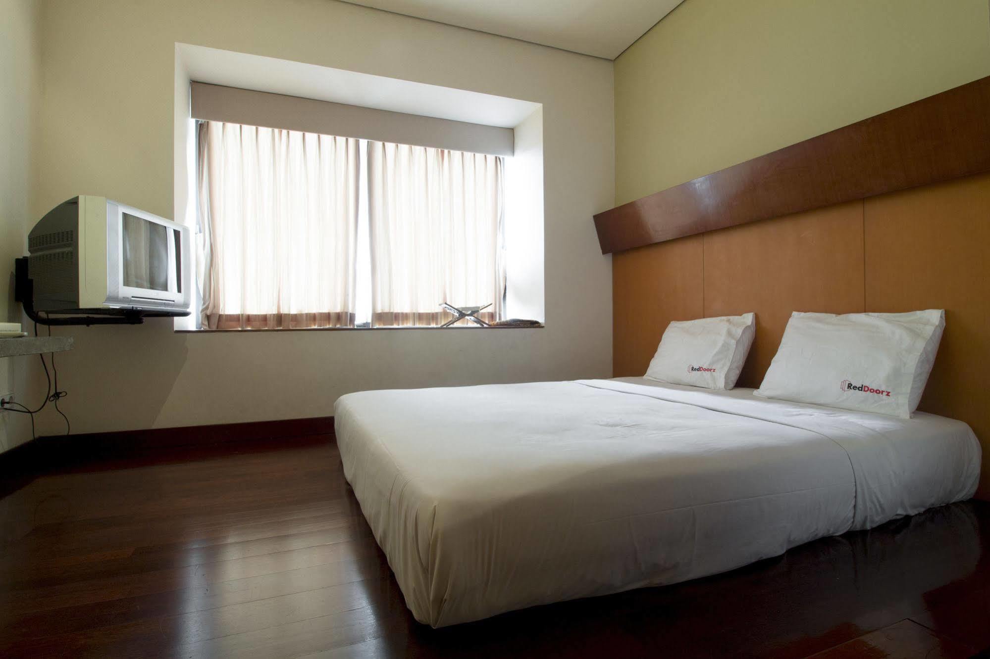 Reddoorz @ Gegerkalong Girang Hotel Bandung Bagian luar foto