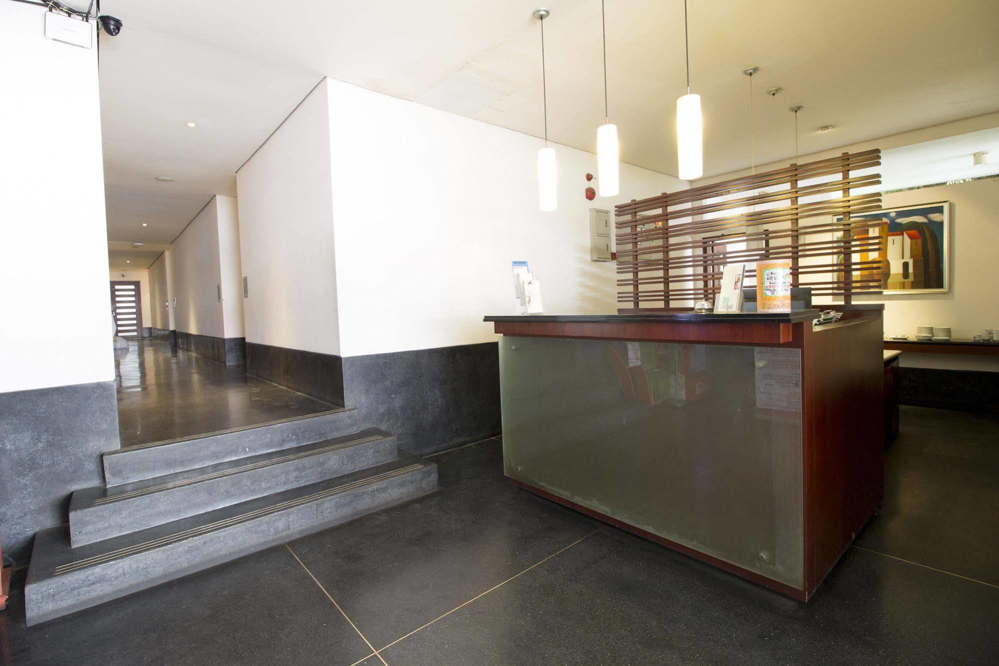 Reddoorz @ Gegerkalong Girang Hotel Bandung Bagian luar foto